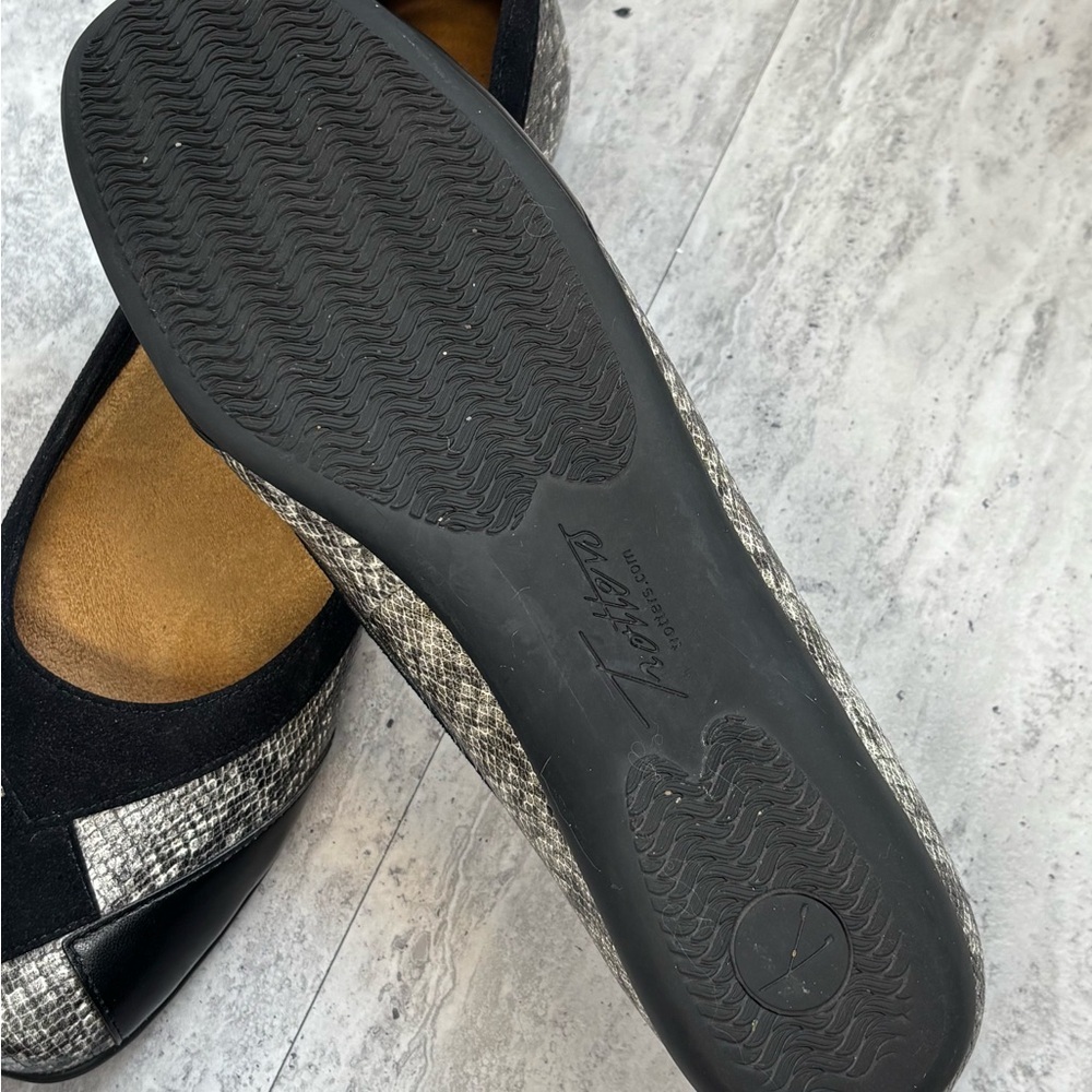 Trotters Sharp Ballet Flats Snake Print Slip Ons 9.5N - Picture 10 of 10